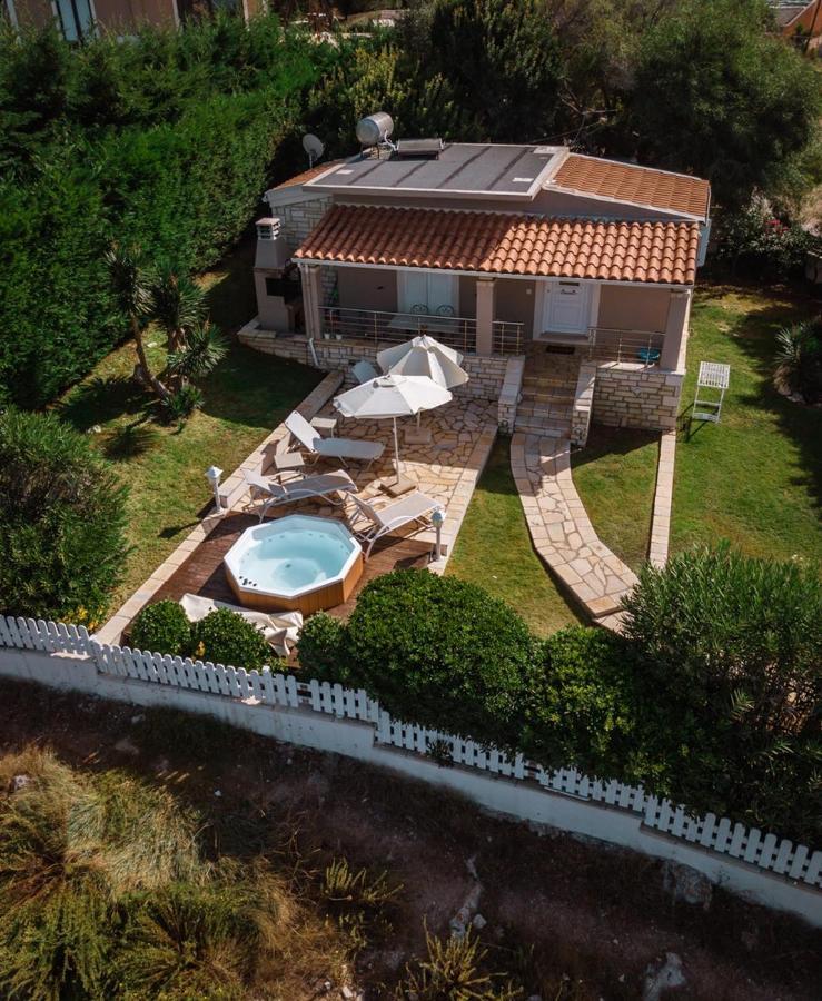 Neptune Sea House - Beachfront Agios Spyridon (Corfu)